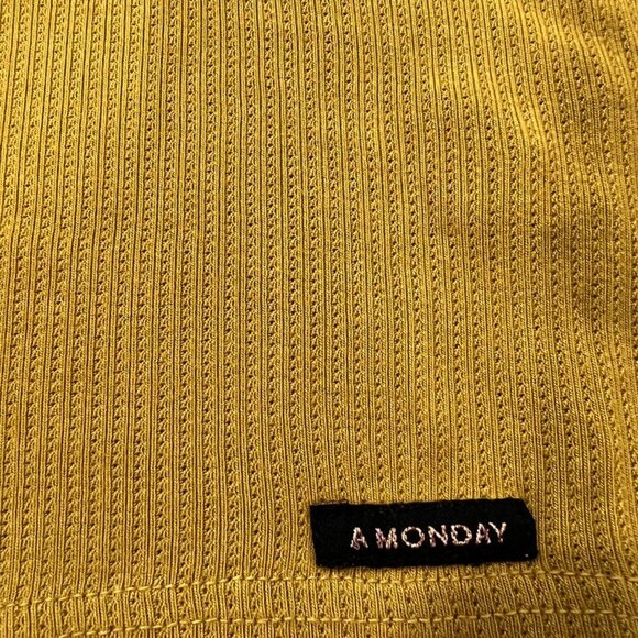 A Monday In Copenhagen Tee - Picture 4 of 8